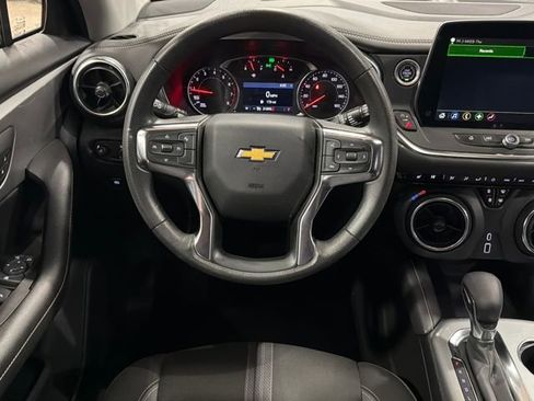 Used 2025 Chevrolet Blazer LT AWD/4WD image 32