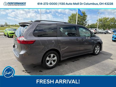 Used 2020 Toyota Sienna LE FWD image 11