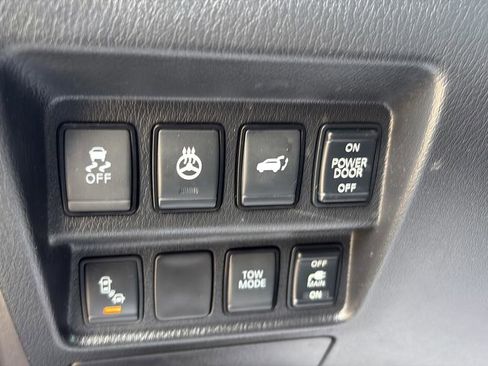 Used 2017 Nissan Pathfinder Platinum w/ Family Entertainment Package AWD/4WD image 28