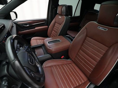 Used 2023 GMC Yukon Denali Ultimate image 7