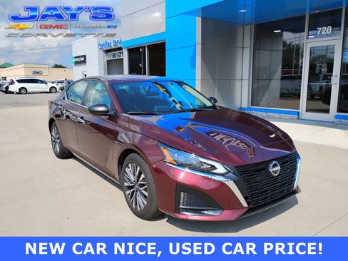 Used 2025 Nissan Altima 2.5 SV FWD image 1