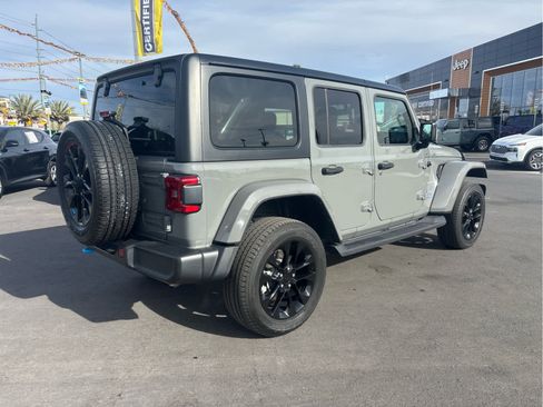 Used 2023 Jeep Wrangler Sahara image 9