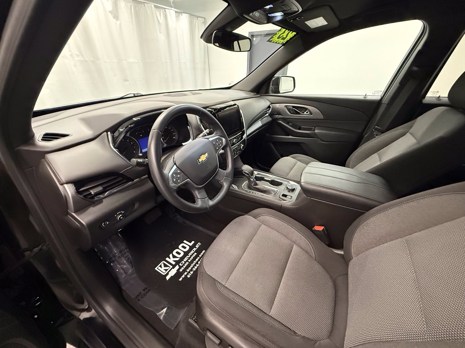 Used 2023 Chevrolet Traverse LT w/ LPO, Floor Liner Package AWD/4WD image 11
