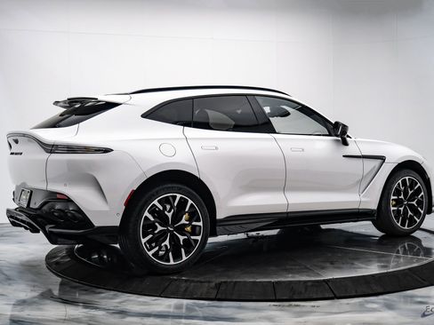 Used 2023 Aston Martin DBX 707 image 11