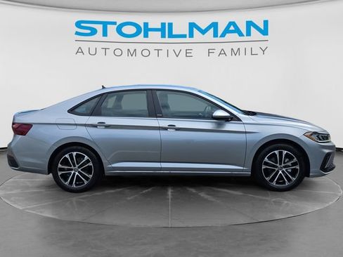 Used 2026 Volkswagen Jetta Sport FWD image 4