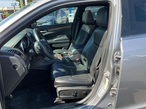 Used 2015 Chrysler 300 C Platinum w/ Light Group RWD image 19
