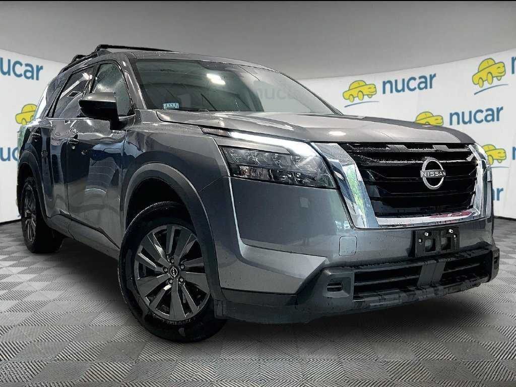 Used 2025 Nissan Pathfinder SV w/ SV Premium Package AWD/4WD image 1