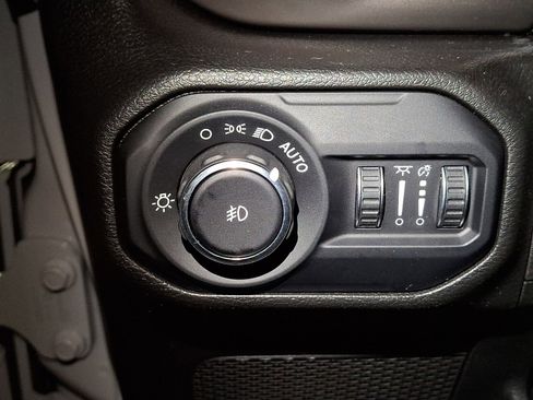 Used 2022 Jeep Wrangler Sport AWD/4WD image 24