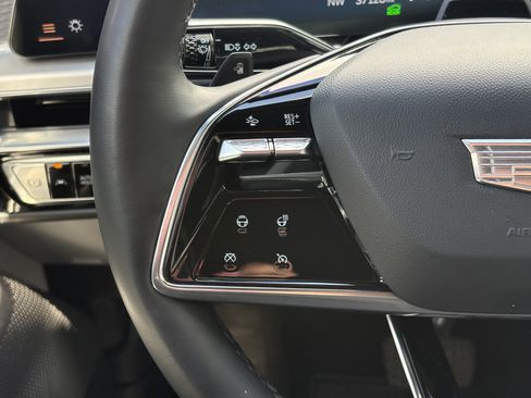 Certified 2024 Cadillac Lyriq Luxury AWD/4WD image 17
