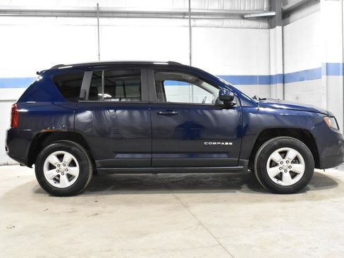 Used 2017 Jeep Compass Latitude image 25