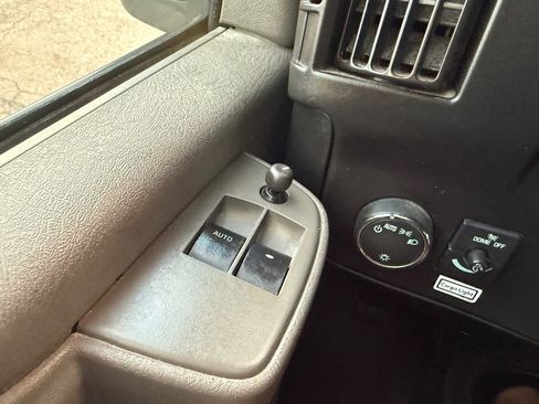 Used 2021 GMC Savana 3500 Extended w/ Power Convenience Package image 22