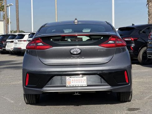 Used 2019 Hyundai Ioniq Plug-In Hybrid image 5