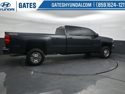 Used 2017 Chevrolet Silverado 2500 W/T AWD/4WD image 3