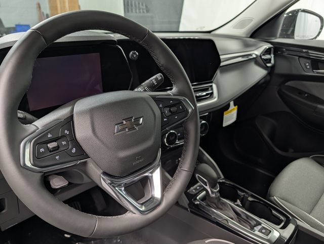 New 2026 Chevrolet TrailBlazer LT w/ Midnight Edition FWD image 17