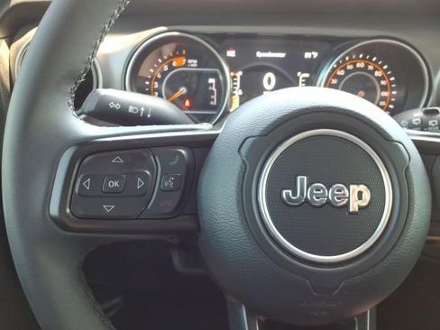 Used 2023 Jeep Wrangler Unlimited Sport AWD/4WD image 8