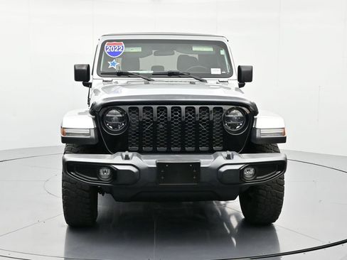 Used 2022 Jeep Gladiator Willys image 2