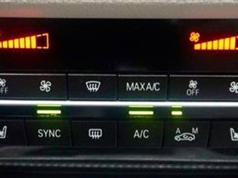 Used 2016 BMW 550i xDrive Sedan AWD/4WD image 21