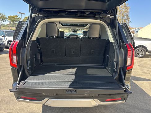 Used 2025 Ford Expedition Platinum AWD/4WD image 22