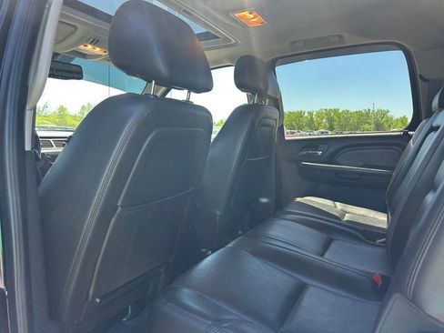 Used 2013 GMC Sierra 2500 Denali w/ Suspension Package, Off-Road AWD/4WD image 12