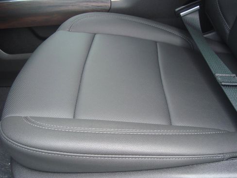 New 2026 GMC Sierra 2500 SLT w/ SLT Premium Package image 9