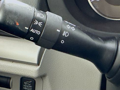 Used 2016 Subaru Forester 2.5i Limited AWD/4WD image 12