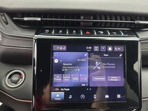 Used 2023 Jeep Grand Cherokee L Laredo image 34