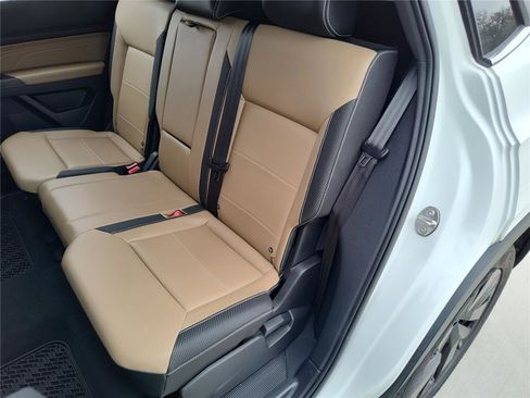 Used 2022 Volkswagen Atlas Cross Sport SE image 25