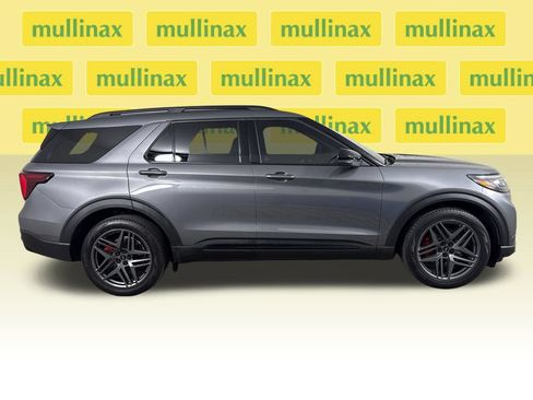 Certified 2025 Ford Explorer ST AWD/4WD image 2