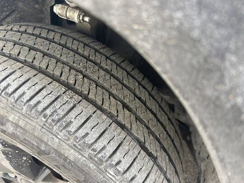 Certified 2023 Jeep Grand Cherokee L Laredo image 29