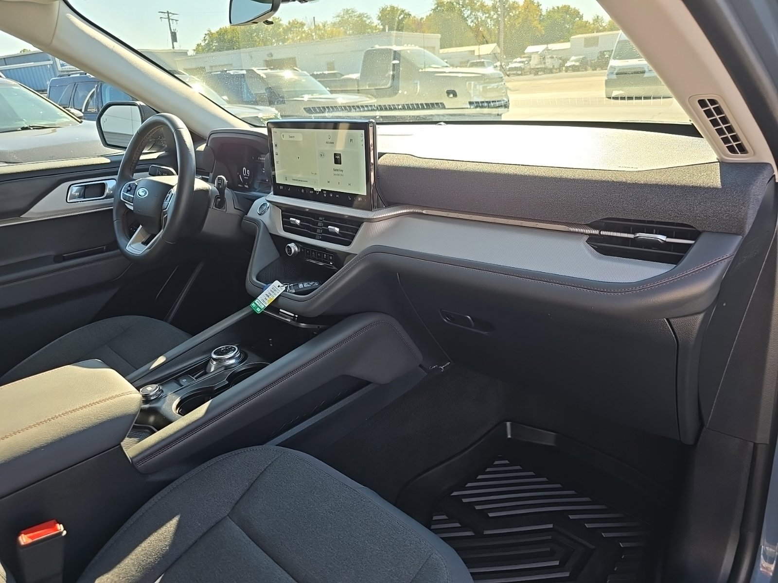 Used 2025 Ford Explorer Active RWD image 47