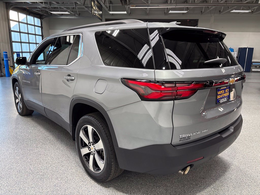 Used 2023 Chevrolet Traverse LT w/ LT Premium Package AWD/4WD image 5