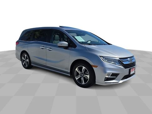 Used 2018 Honda Odyssey Touring image 2