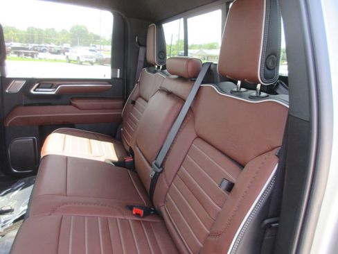 New 2026 GMC Sierra 3500 Denali Ultimate AWD/4WD image 14