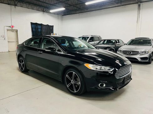 Used 2016 Ford Fusion SE w/ Equipment Group 202A FWD image 4