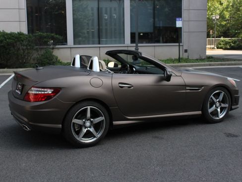 Used 2015 Mercedes-Benz SLK 350 w/ Multimedia Package image 7