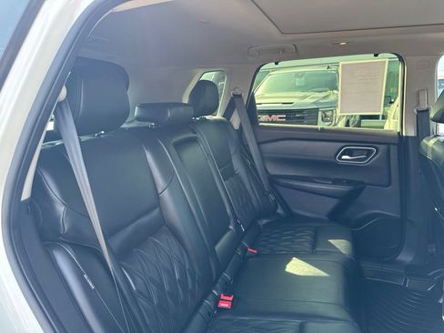 Used 2023 Nissan Rogue Platinum FWD image 21