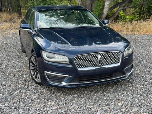Used 2017 Lincoln MKZ Select w/ Select Plus Package AWD/4WD image 4