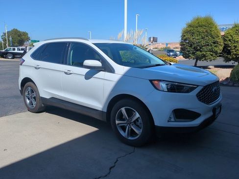 Used 2024 Ford Edge SEL w/ Convenience Package AWD/4WD image 3