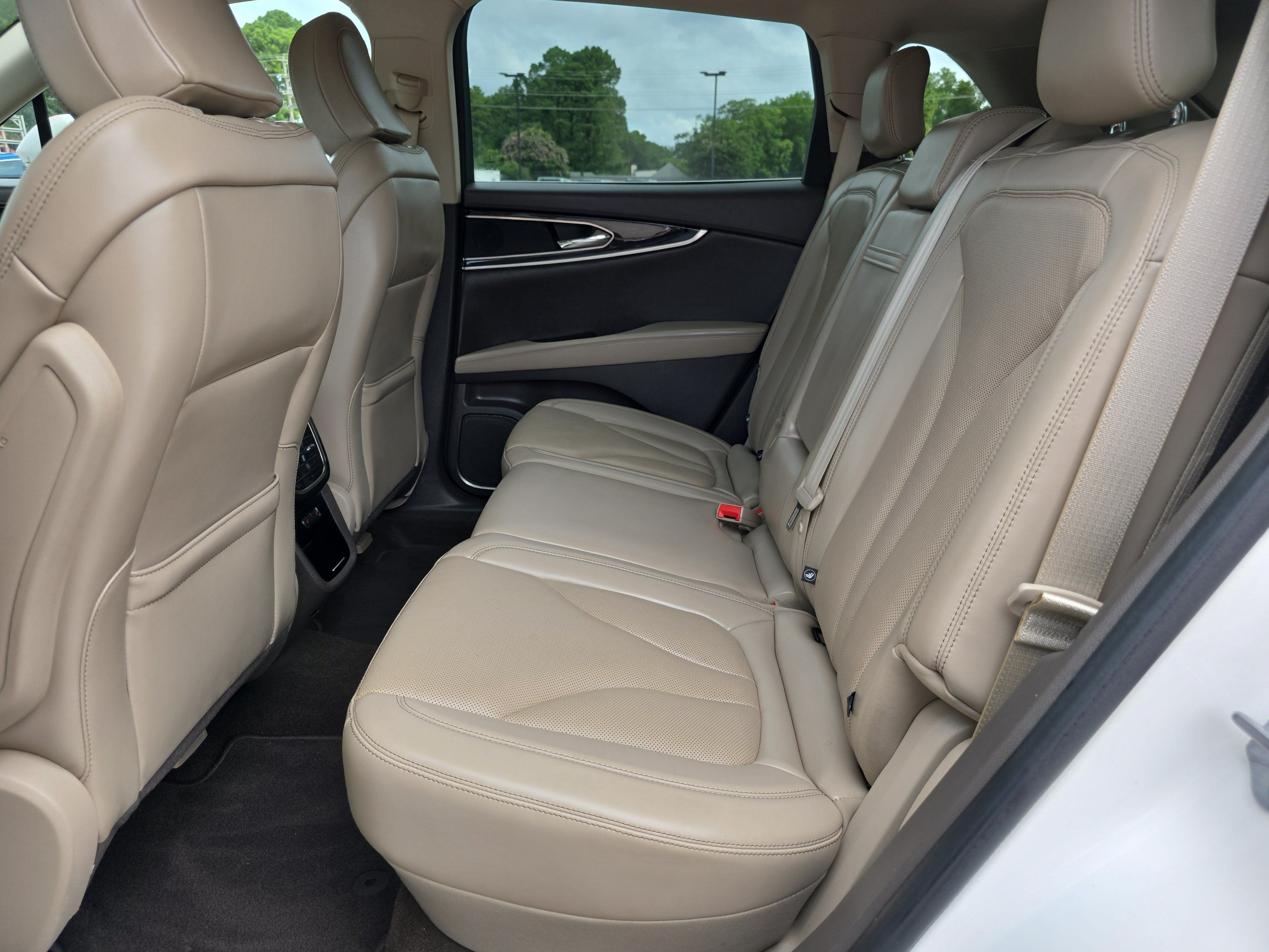Used 2023 Lincoln Nautilus Reserve AWD/4WD image 11