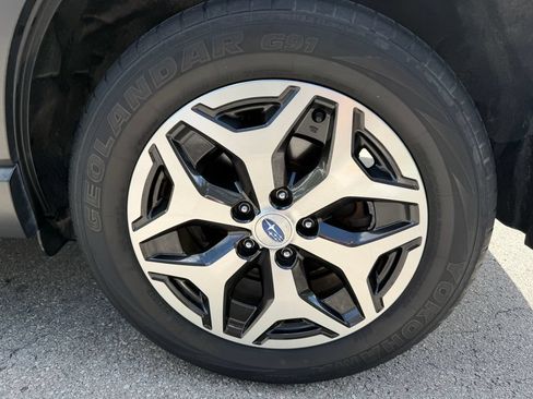 Used 2019 Subaru Forester Premium AWD/4WD image 28