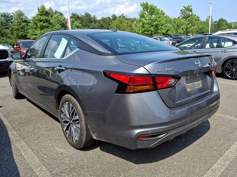 Used 2024 Nissan Altima 2.5 SV FWD image 9