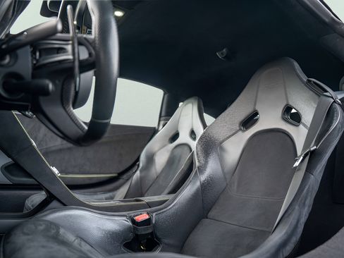 Used 2016 McLaren 675LT Coupe RWD image 40