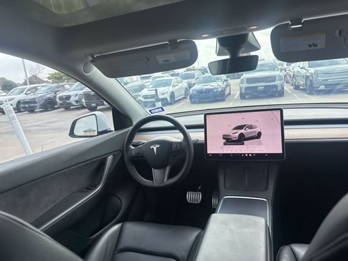Used 2022 Tesla Model Y Performance AWD/4WD image 6