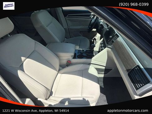 Used 2019 Volkswagen Atlas SEL R-Line AWD/4WD image 30