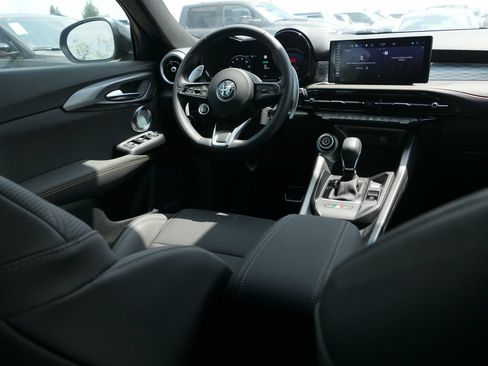 Used 2025 Alfa Romeo Tonale w/ Premium Package AWD/4WD image 20