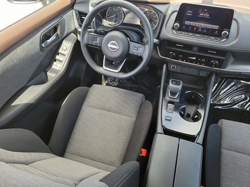 Used 2023 Nissan Rogue SV FWD image 13