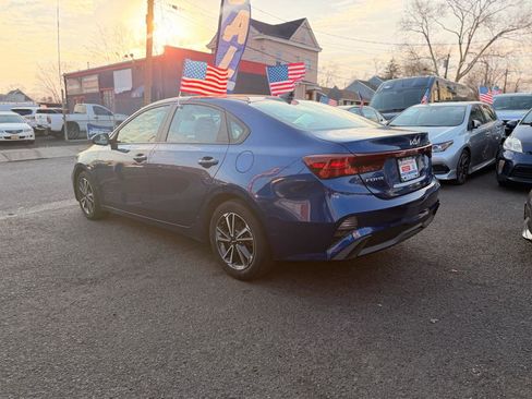 Used 2023 Kia Forte LXS FWD image 8