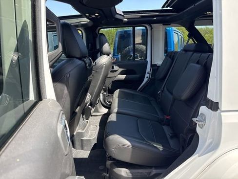 Used 2022 Jeep Wrangler Unlimited Sahara w/ Cold Weather Group AWD/4WD image 12