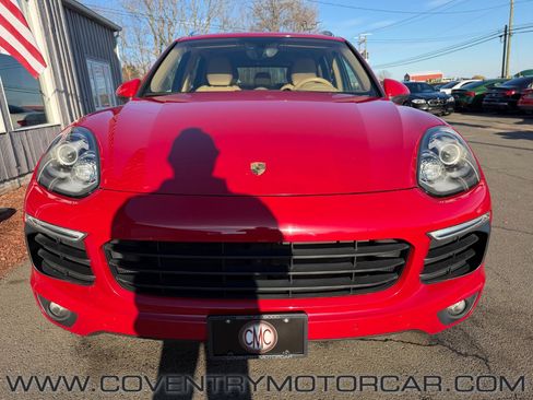 Used 2016 Porsche Cayenne base image 3