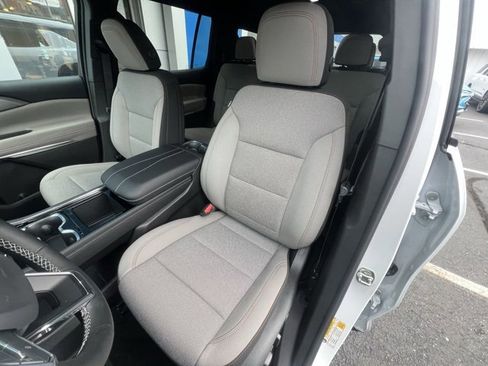 New 2026 Chevrolet Traverse LT w/ LPO, Floor Liner Package image 10